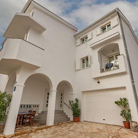 Haus Toni Apartment ราชานาส ภายนอก รูปภาพ