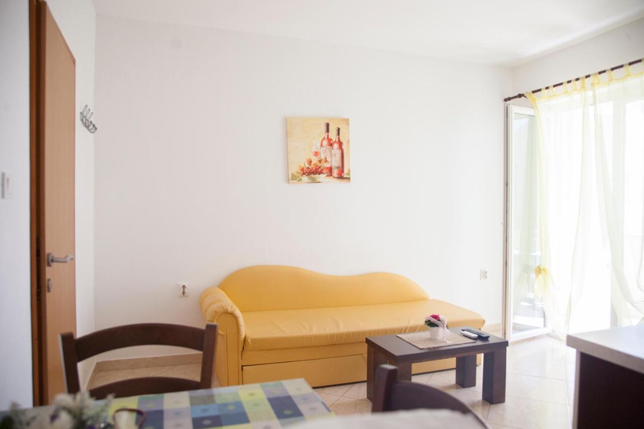 Haus Toni Apartment ราชานาส ภายนอก รูปภาพ