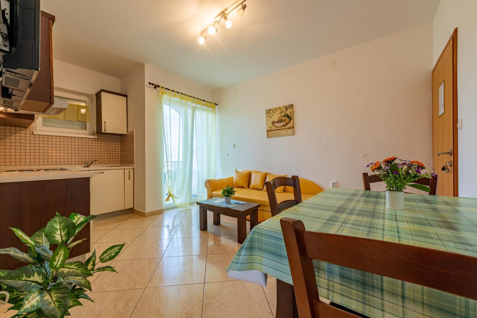 Haus Toni Apartment ราชานาส ภายนอก รูปภาพ