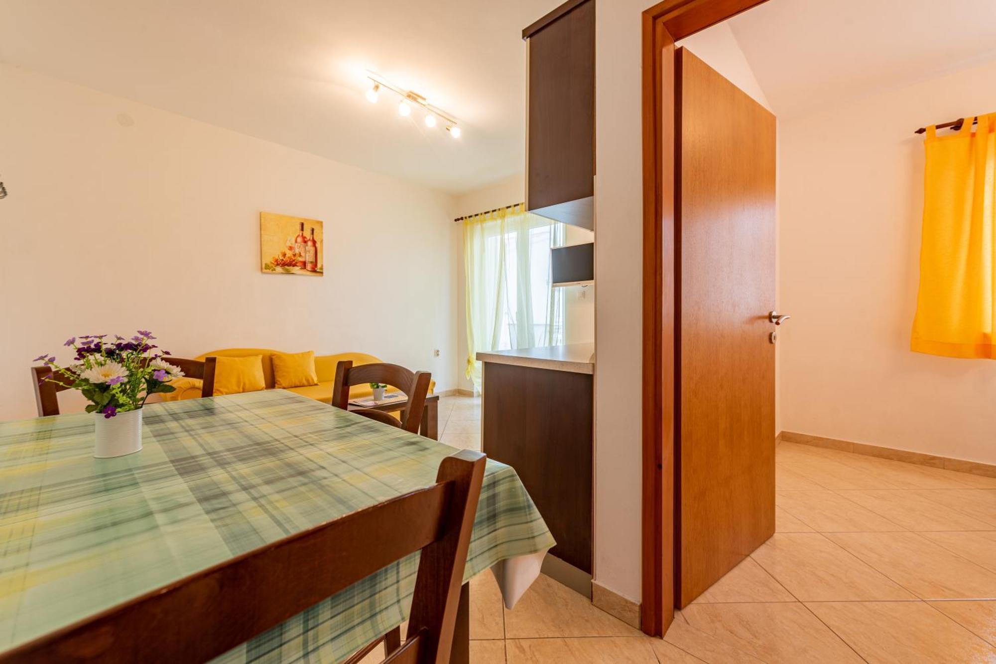 Haus Toni Apartment ราชานาส ภายนอก รูปภาพ
