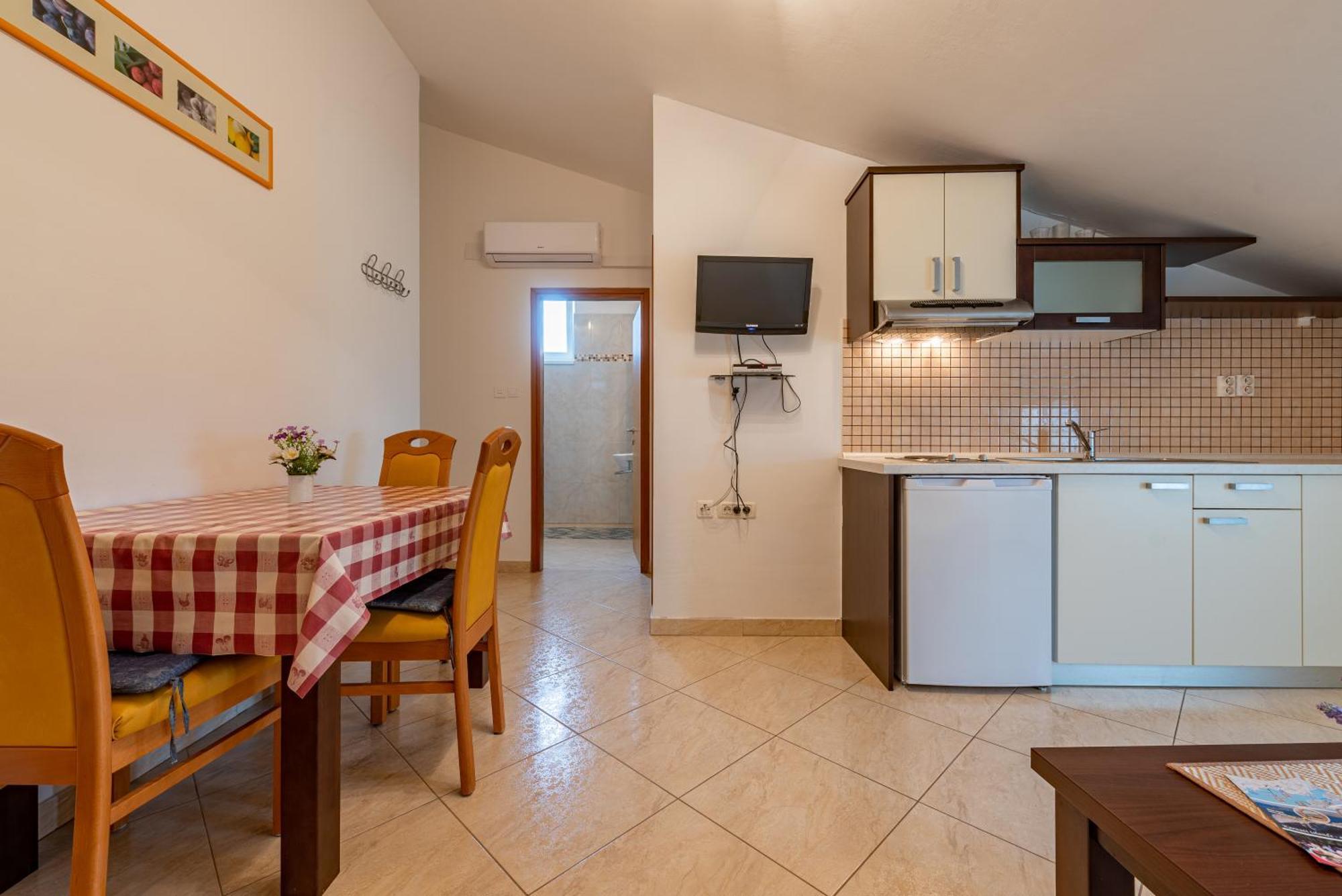 Haus Toni Apartment ราชานาส ภายนอก รูปภาพ