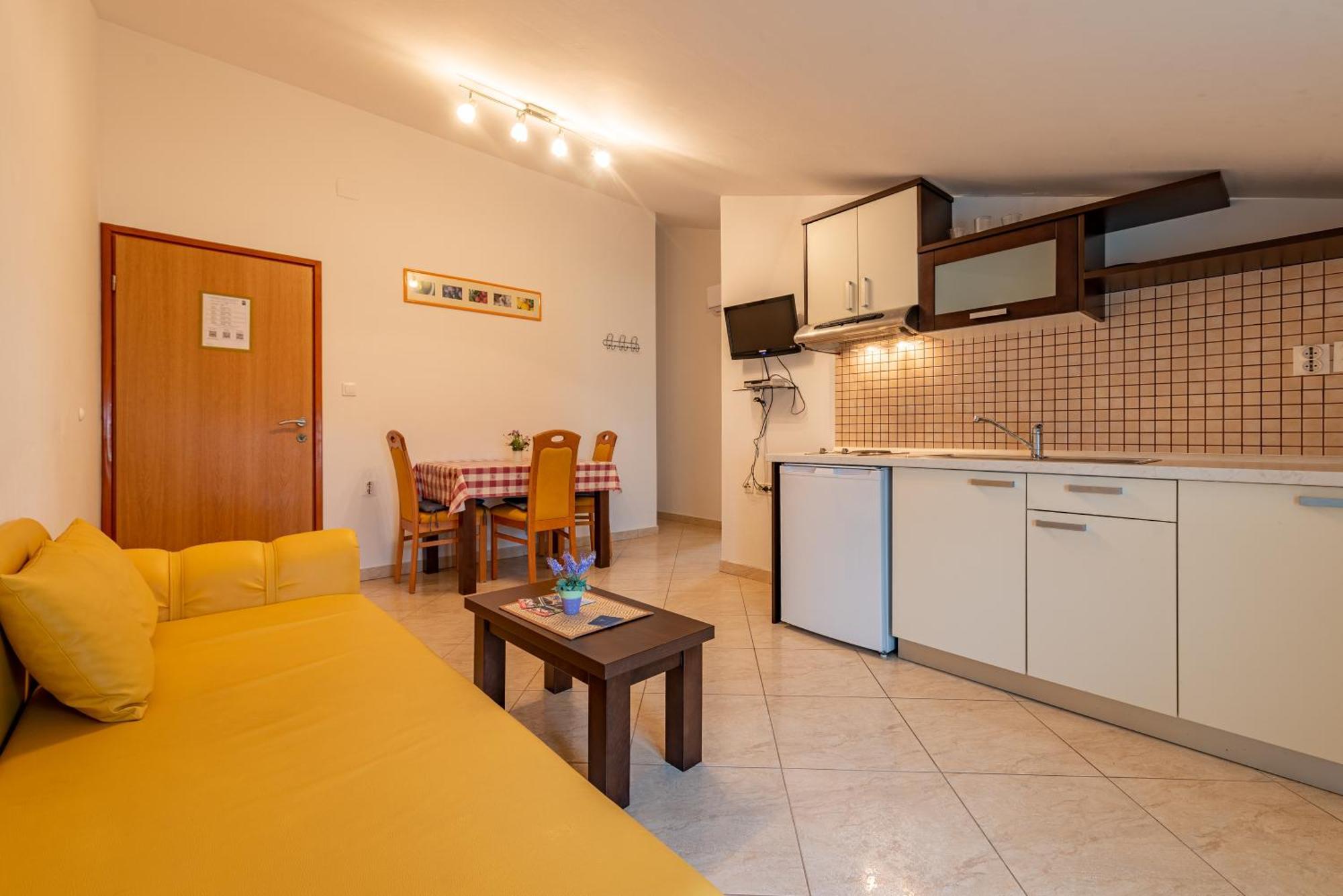 Haus Toni Apartment ราชานาส ภายนอก รูปภาพ