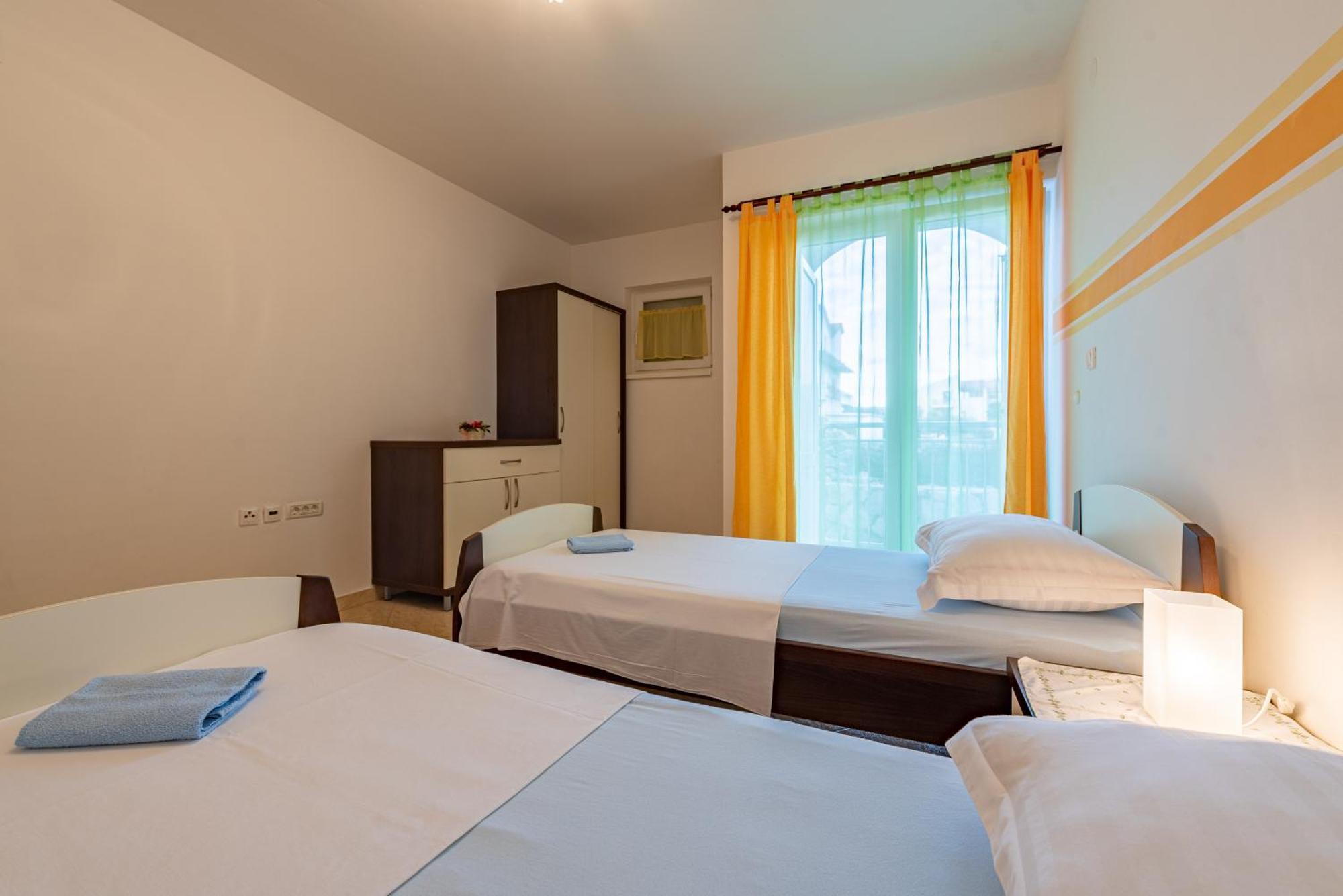 Haus Toni Apartment ราชานาส ภายนอก รูปภาพ