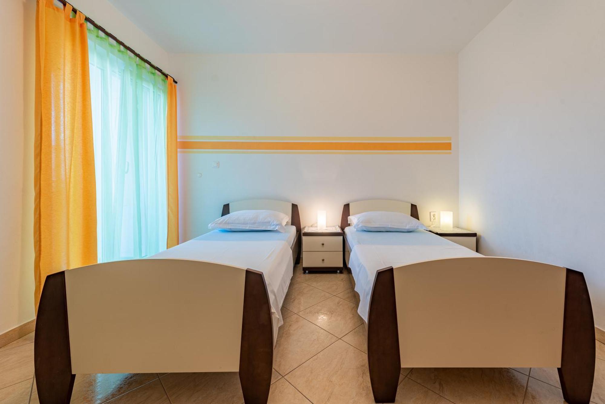 Haus Toni Apartment ราชานาส ภายนอก รูปภาพ