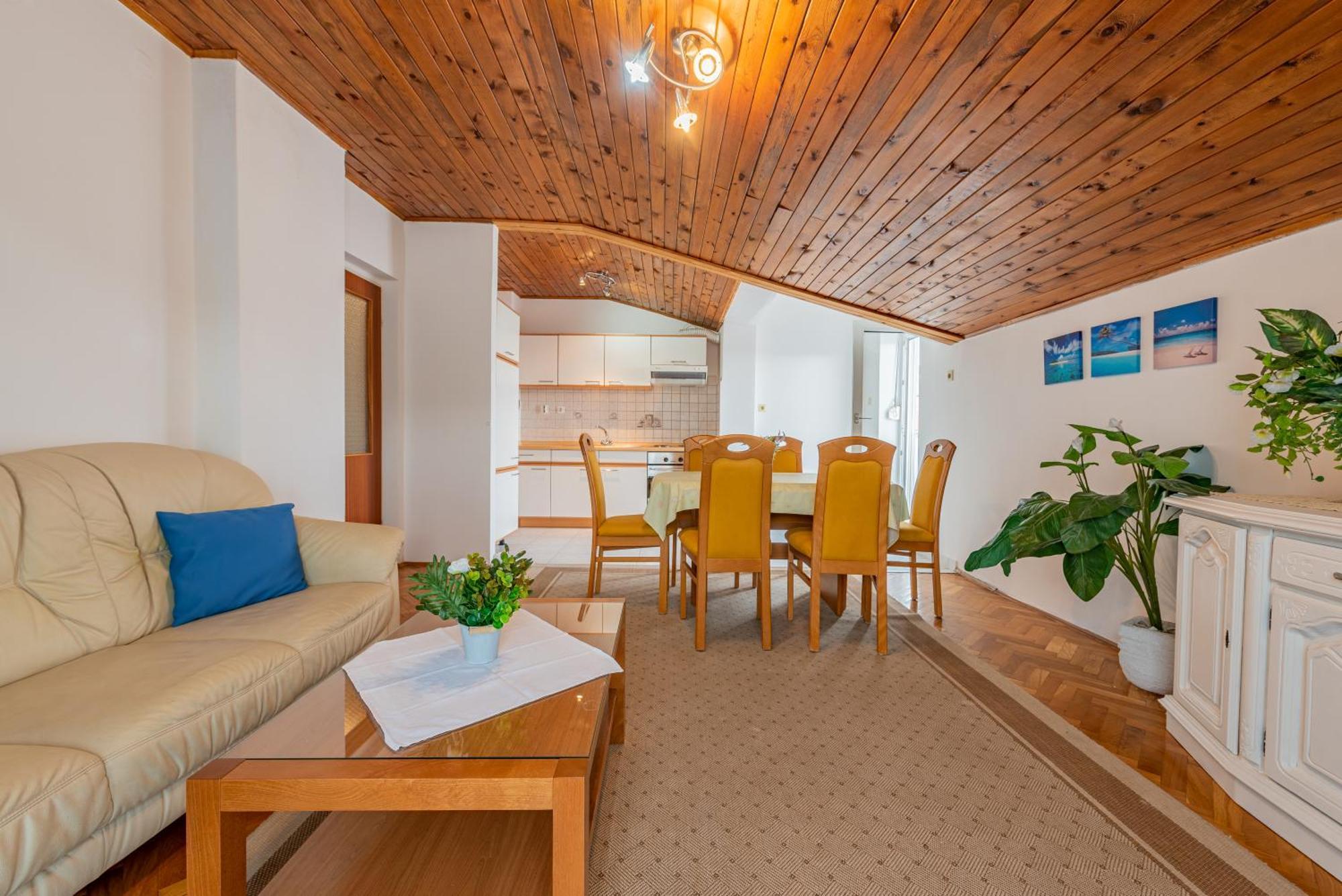 Haus Toni Apartment ราชานาส ภายนอก รูปภาพ