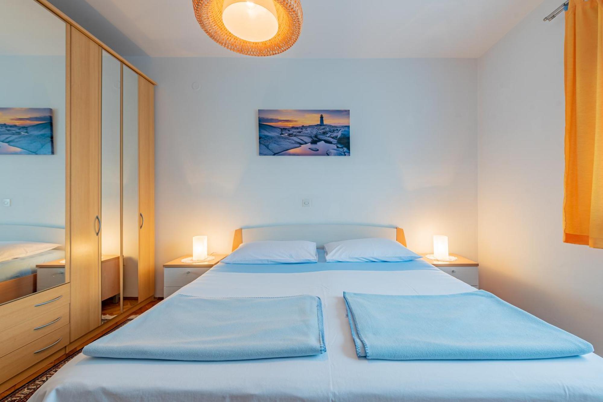 Haus Toni Apartment ราชานาส ภายนอก รูปภาพ