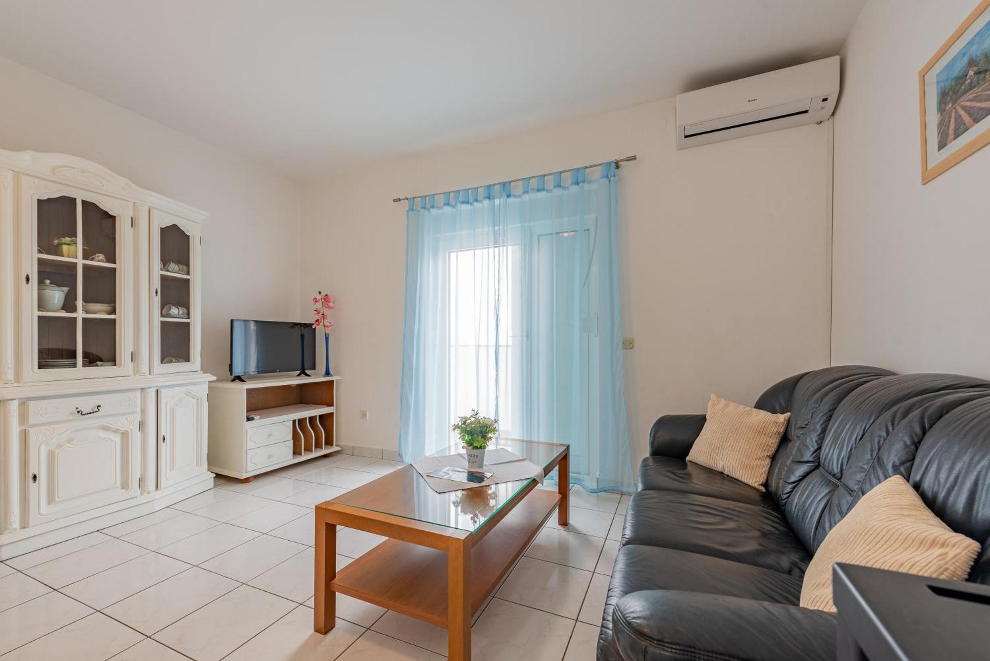 Haus Toni Apartment ราชานาส ภายนอก รูปภาพ