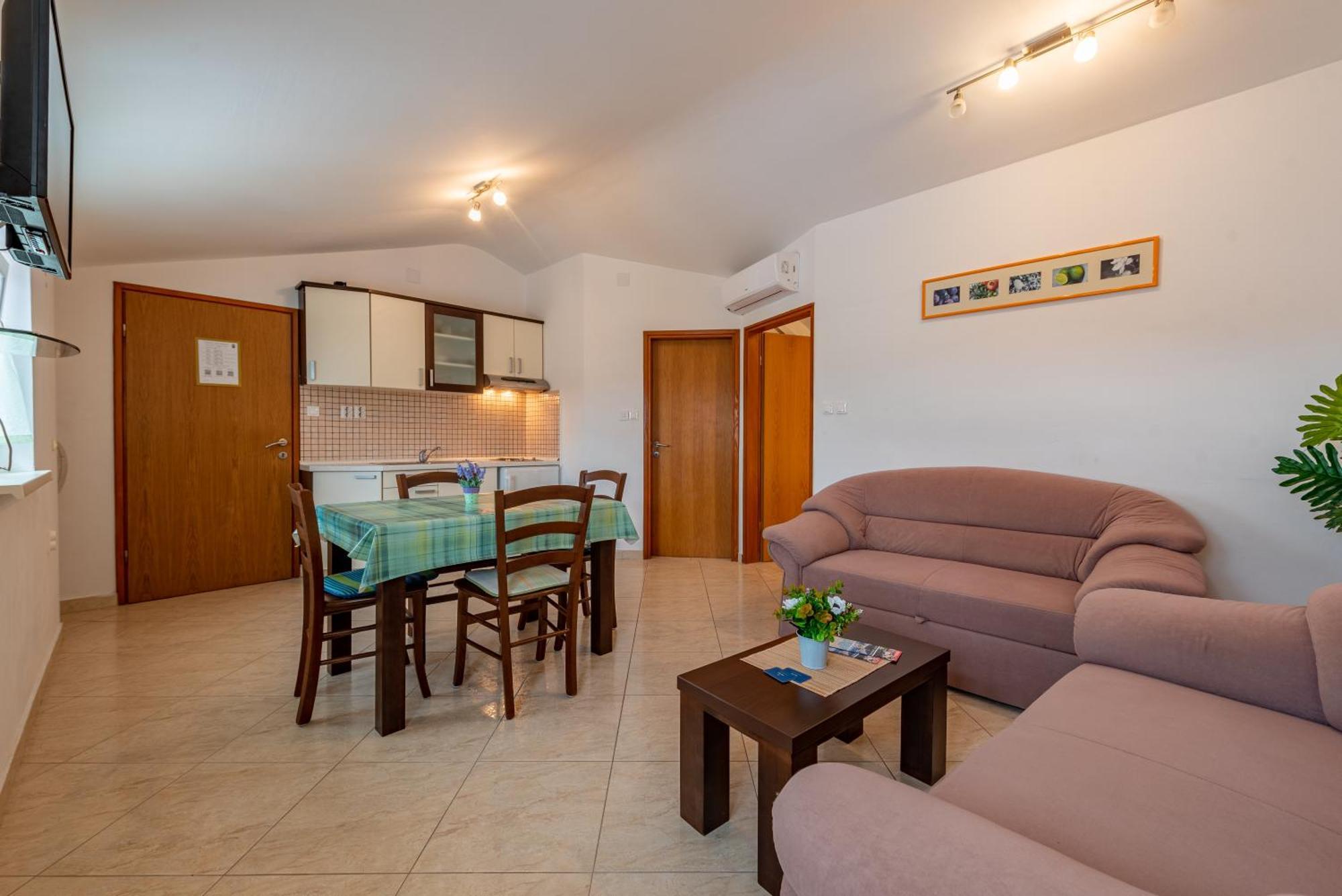 Haus Toni Apartment ราชานาส ภายนอก รูปภาพ