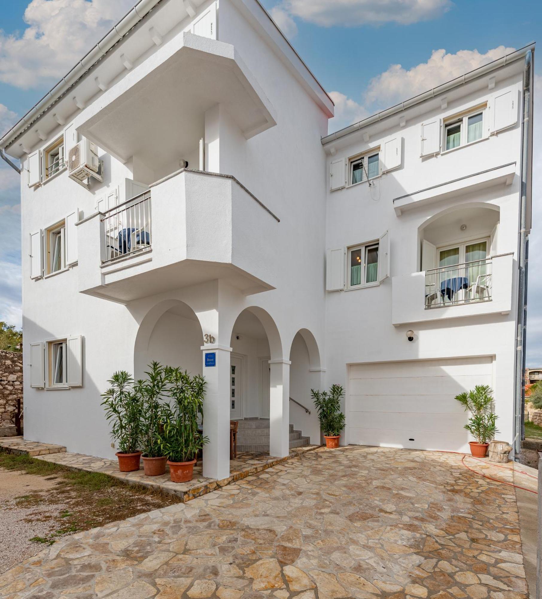 Haus Toni Apartment ราชานาส ภายนอก รูปภาพ